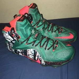 Lebron 12 Xmas